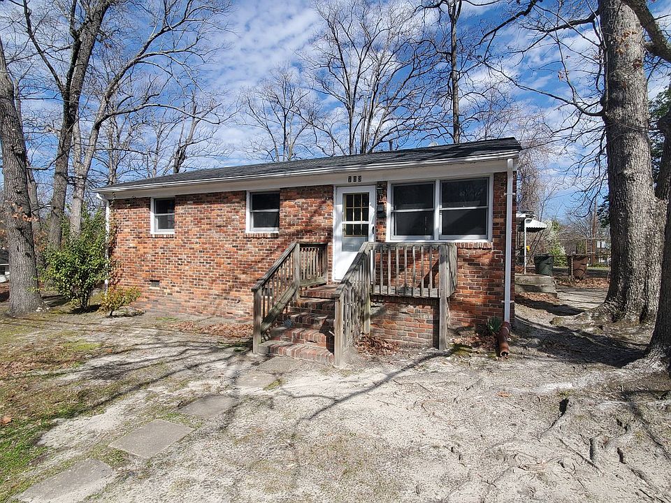 1st image of 703 Bluford St