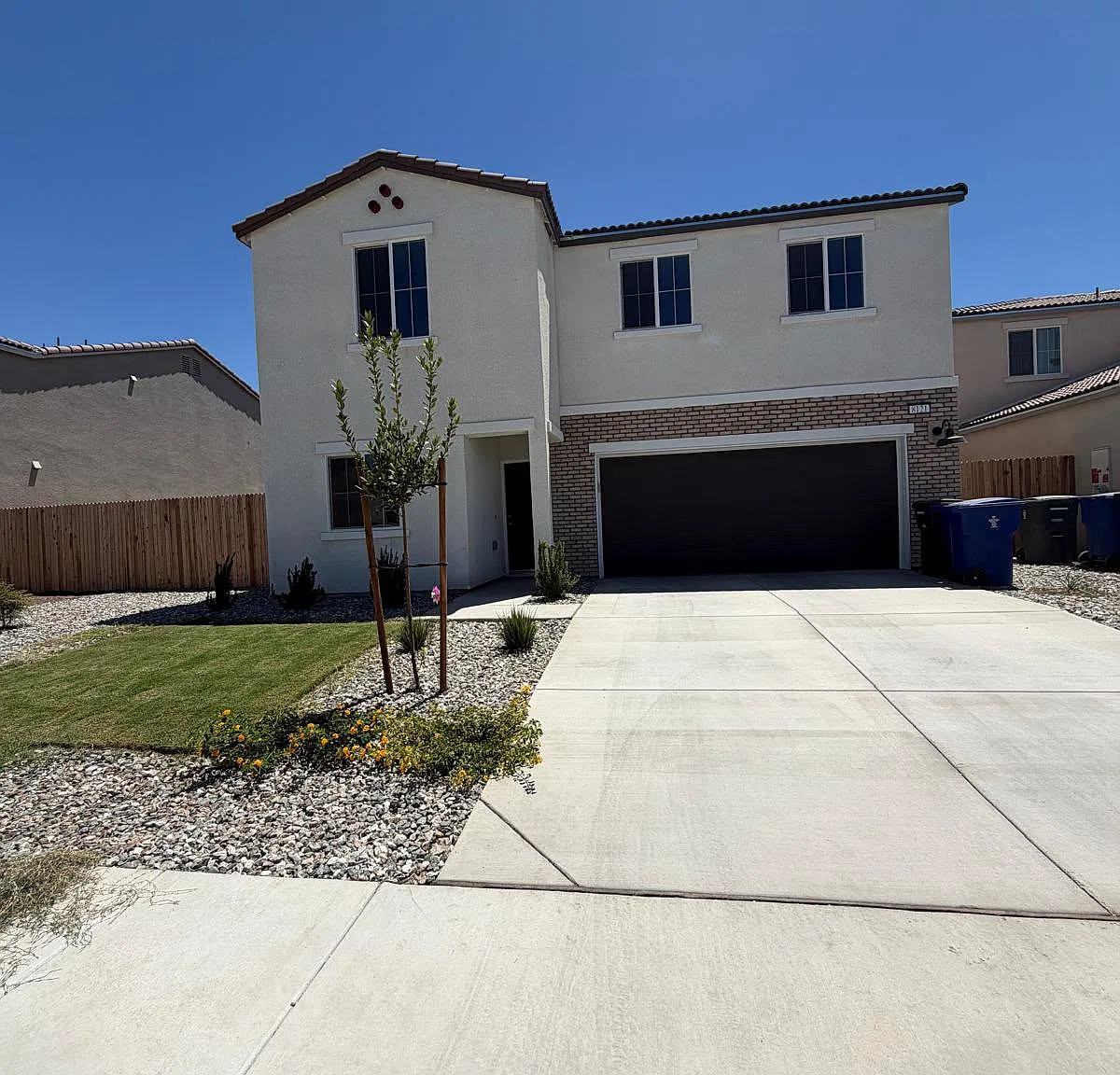 4 bed, 2066 sqft, $2,975 — Photo 1