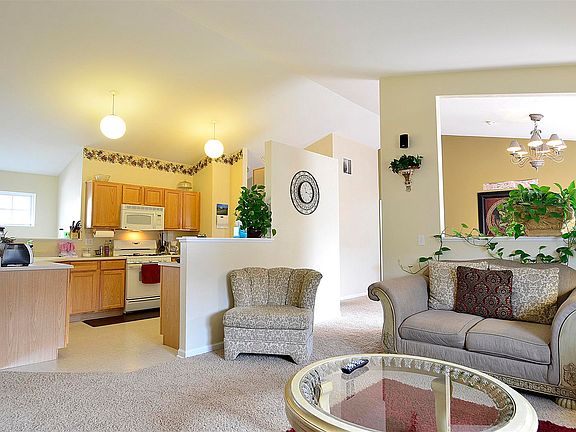 5th image of 249 Nicole Dr Unit B