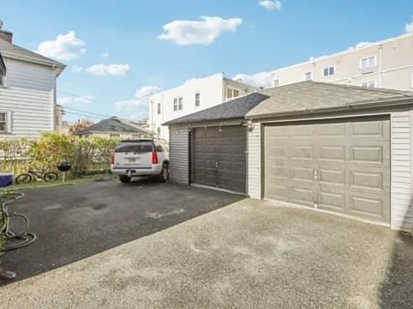 7 Laird Place image 7 of 48