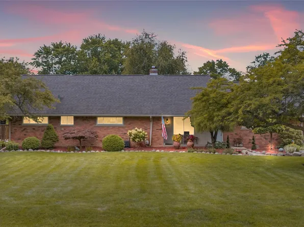 26189 Hidden Valley Dr, Farmington Hills, MI 48331