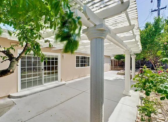 2nd image of 1034 Wallace Dr
