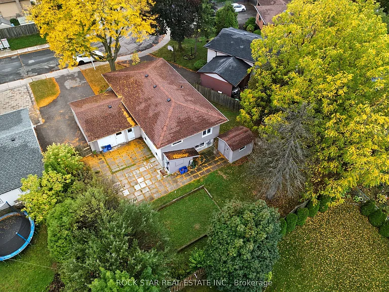 111 Britten Close #BASEMENT — Photo 23