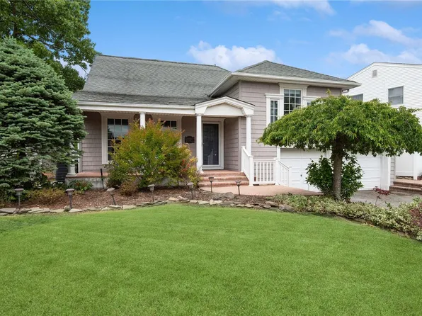 81 E Shore Drive, Massapequa, NY 11758
