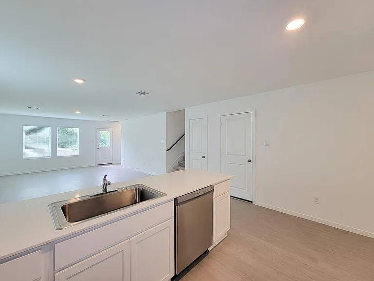 25588 Rose Creek Dr — Photo 12
