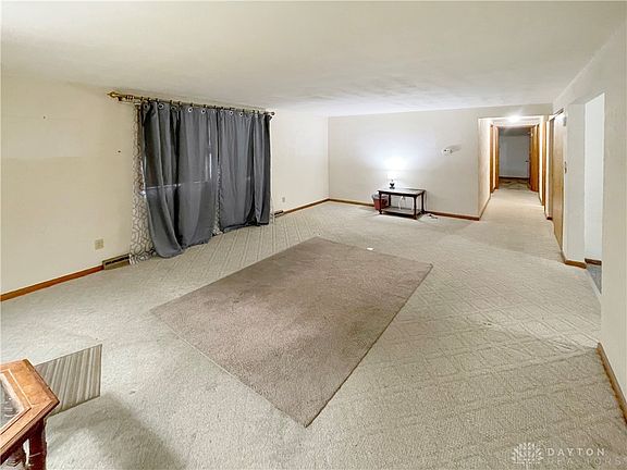 3rd image of 104 Knoll Ave