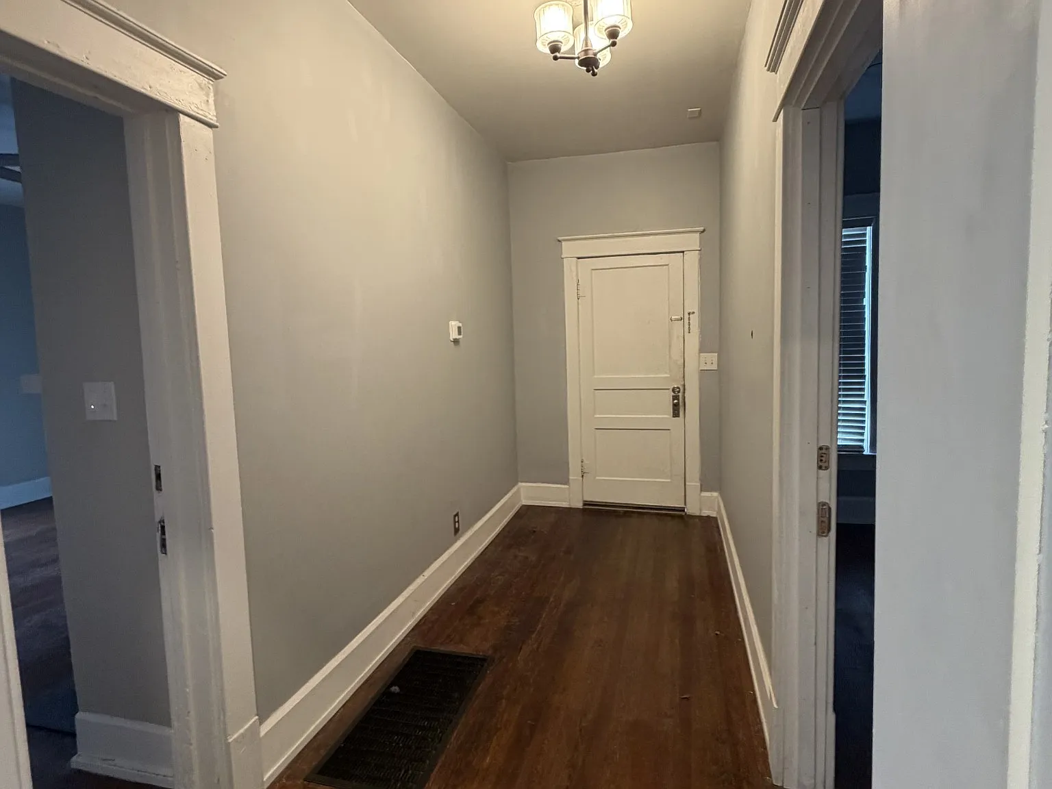 4 bed, 2.0 bath, 2144 sqft, $3,200 — Photo 4