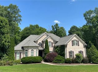 7590 Haw Meadows Dr, Kernersville, NC 27284