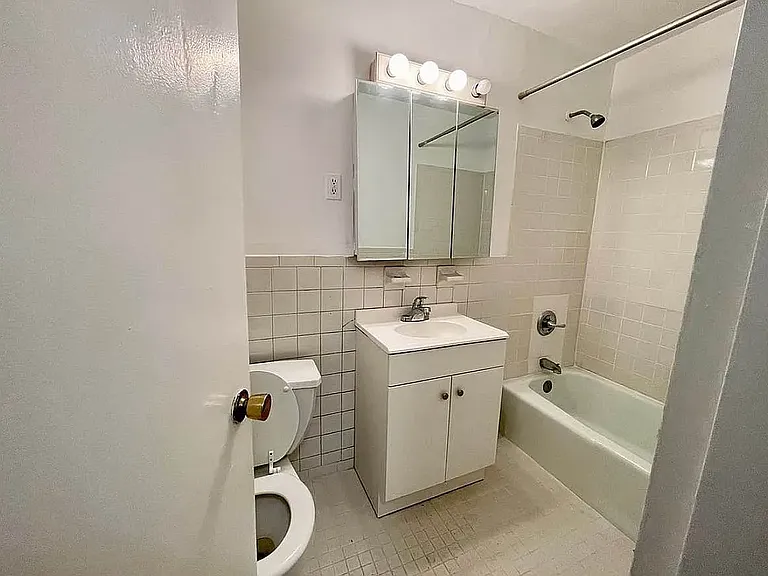 1315 1st Ave #2C — Photo 4