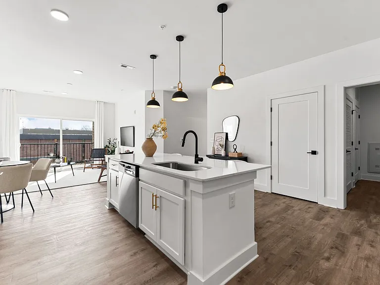 175 W Black St #201 — Photo 11