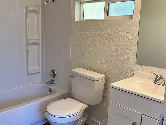 3rd image of 10818 Lakeview Ave SW #1-8