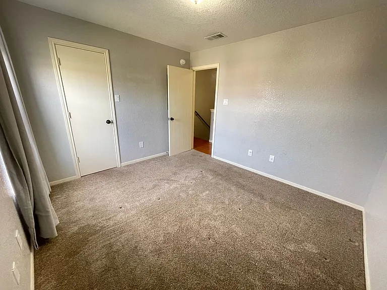 1607 Dugger Circle — Photo 9