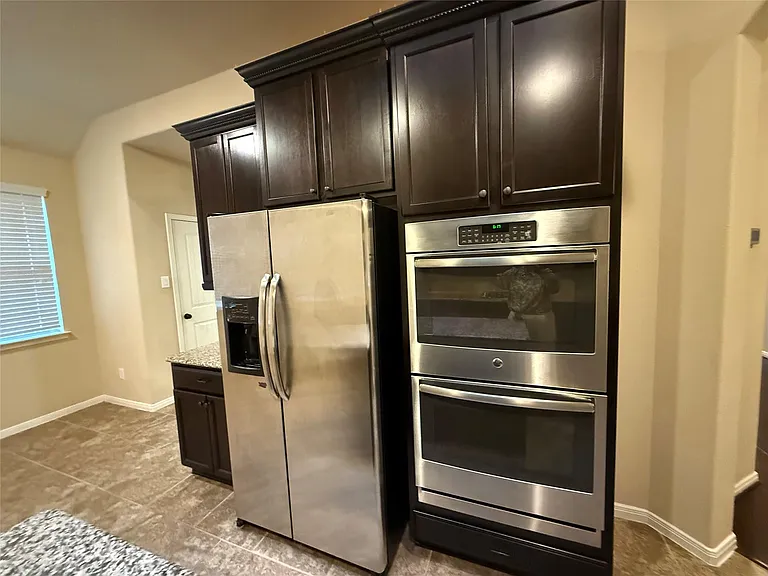 24311 Piazza Dr — Photo 10