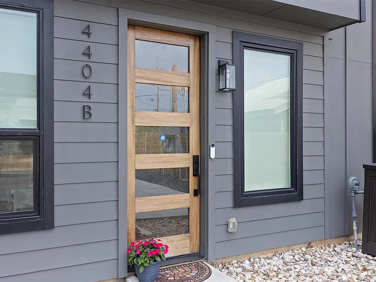 4404 Mount Vernon Dr #B — Photo 3