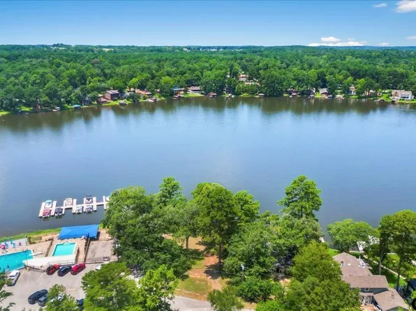 304 Hideaway Ln, Lindale, TX 75771