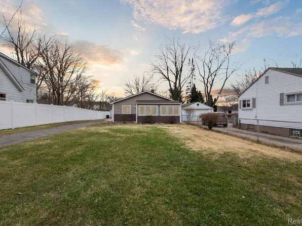 3192 Henrydale St, Auburn Hills, MI 48326