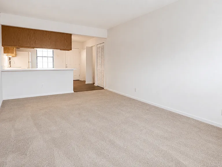 The Court at Sandstone Apartments — Photo 5