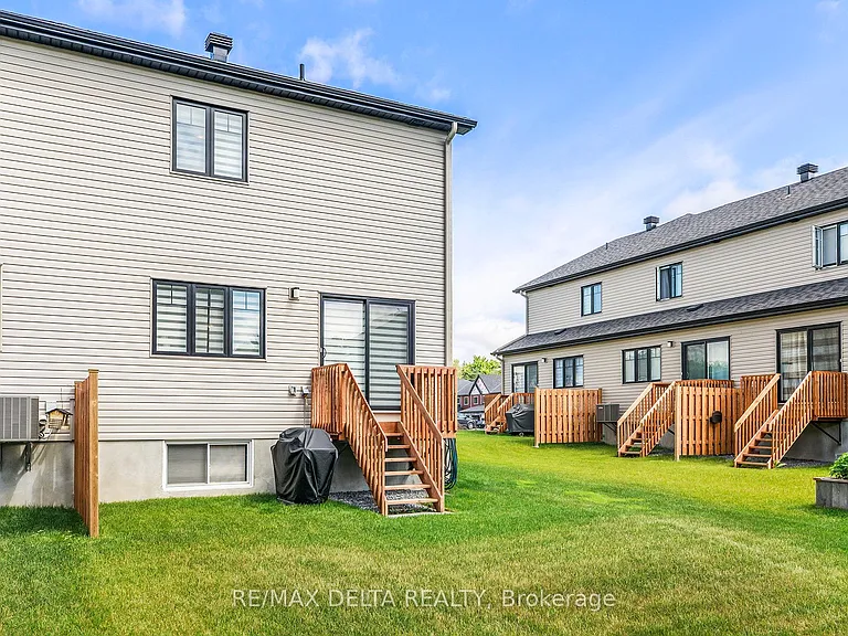63 Johanne St — Photo 24