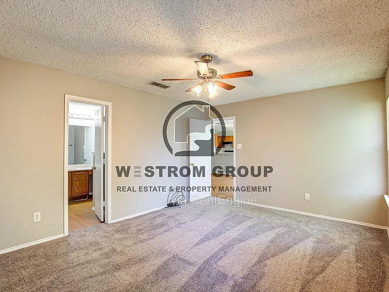 2363 Laurelhill Ln — Photo 15