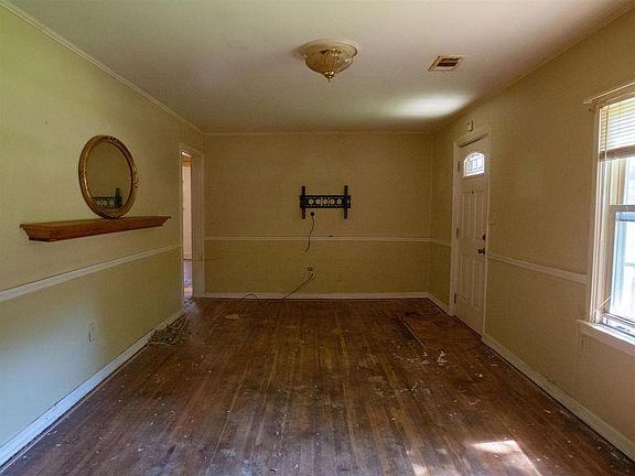 2nd image of 213 Everglades Blvd