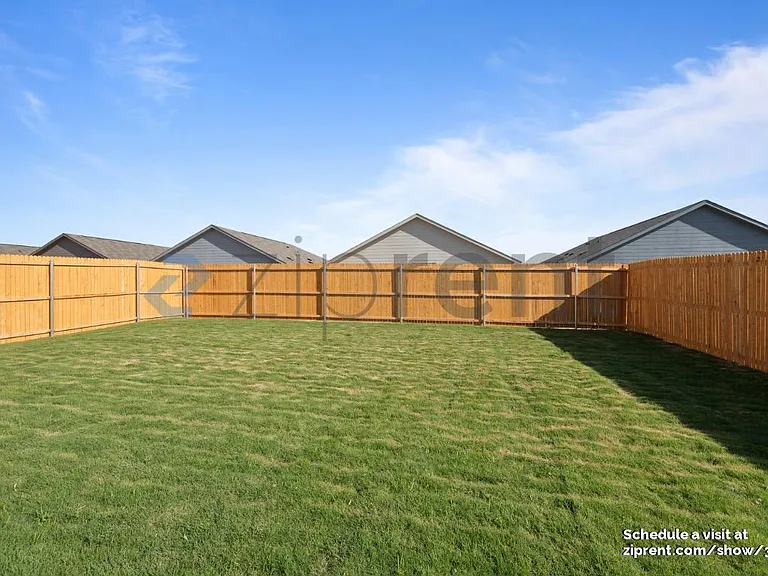 6739 Fairview Ave — Photo 20