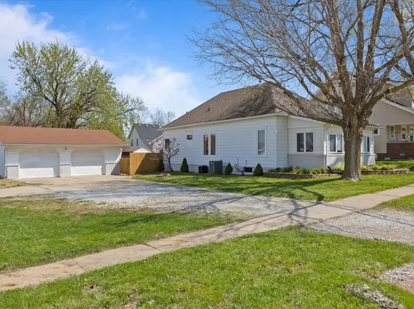 105 W 1st St, Madrid, IA 50156