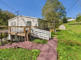 111 Phoenix Hollow Rd, Reynoldsville, WV 26422