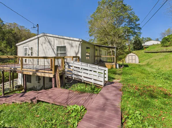 111 Phoenix Hollow Rd, Reynoldsville, WV 26422