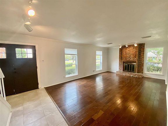 3rd image of 1204 N Yale Blvd