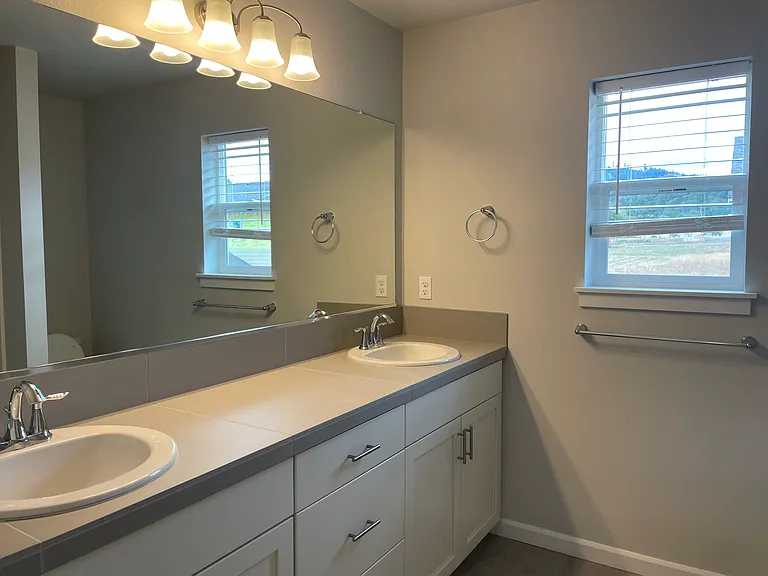 7170 SE Sarah Dr — Photo 5