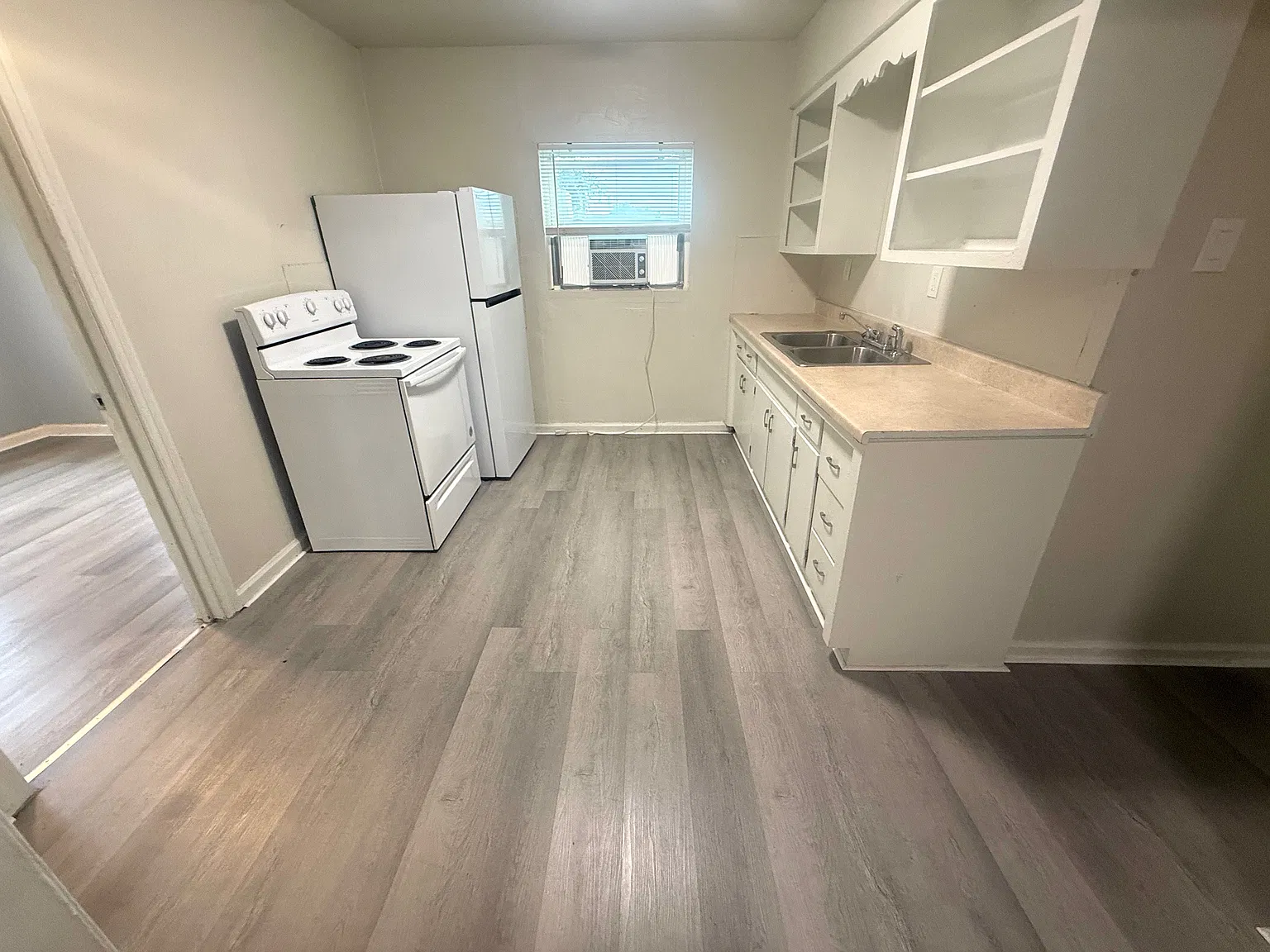 2 bed, 660 sqft, $895 — Photo 2
