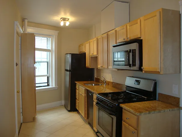 19 Short St #4 — Photo 4