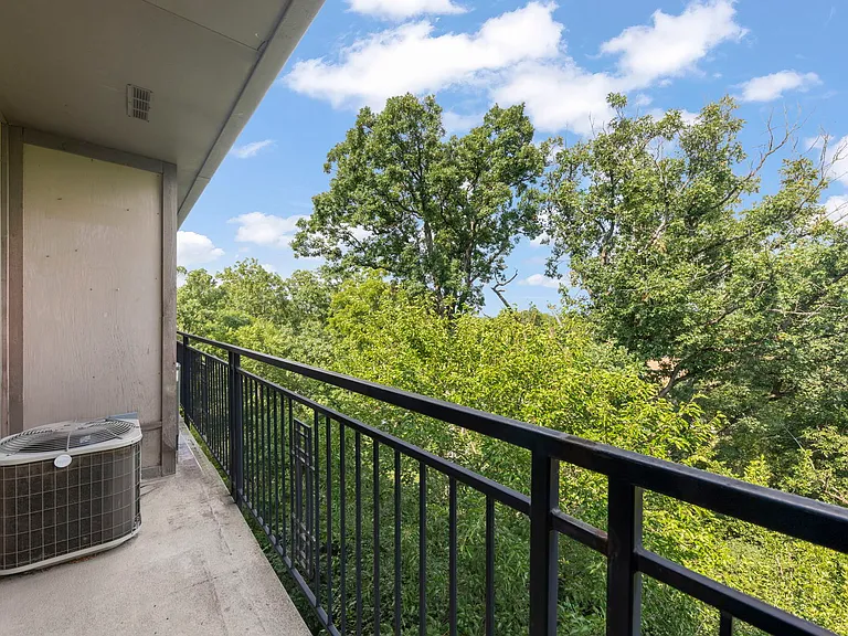 5820 Oakwood Dr #5F — Photo 13