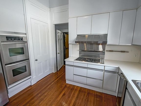 4th image of 1636 Arabella St