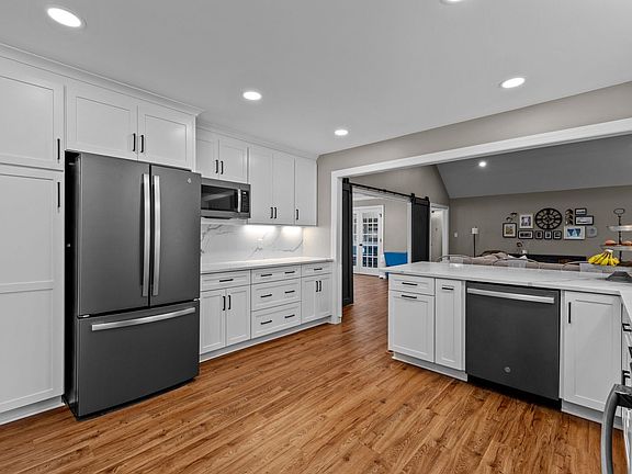 5th image of 1388 Marshall Ct