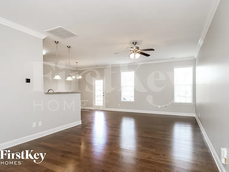 1643 Ashmead Ln — Photo 5
