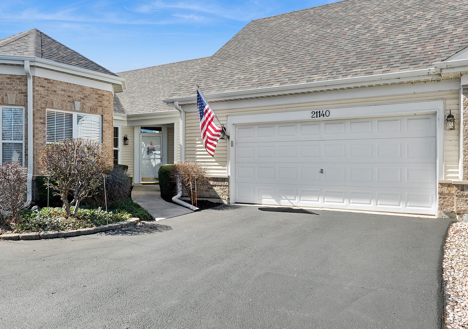 21140 W Braxton Ln