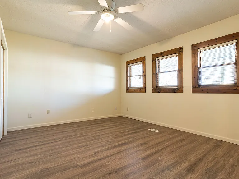 919 Franklin St — Photo 28