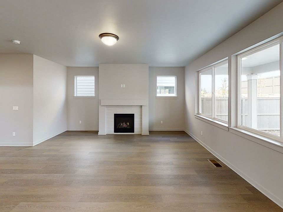 2nd image of 20736 SE Iron Horse Ln