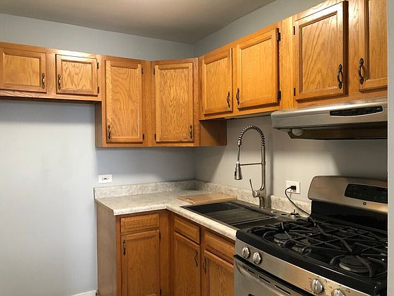 2nd image of 3041 S Michigan Ave Unit 308