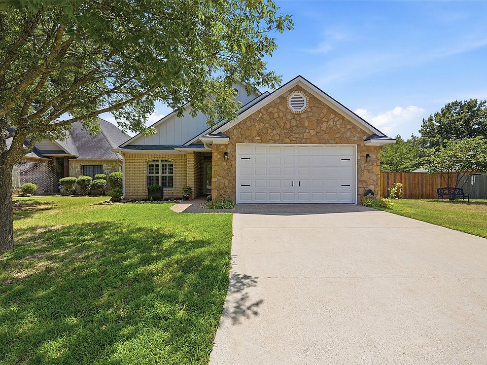 1st image of 35 Greenway Bnd