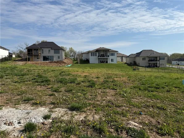 2609 NE Crestview St, Blue Springs, MO 64029