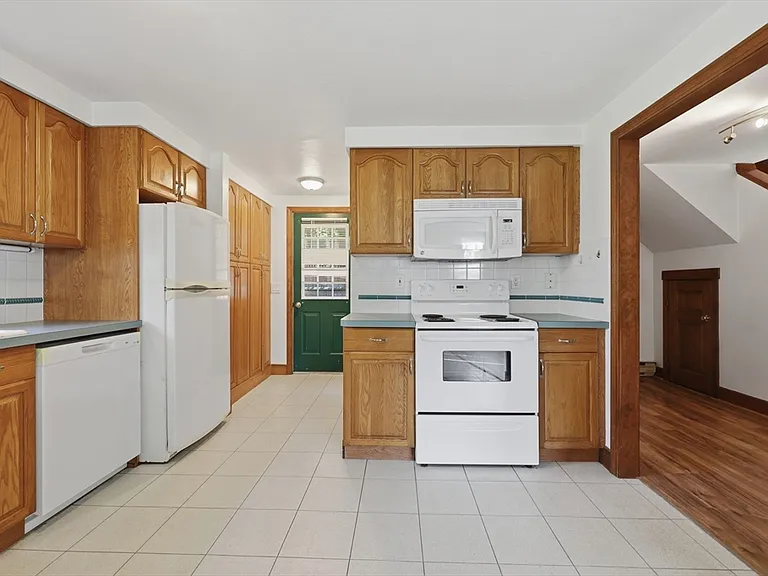 21 Janet Cir #2 — Photo 1