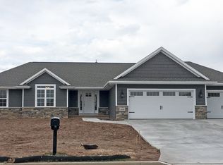 3585 Spyglass Hill Dr, Green Bay, WI 54311