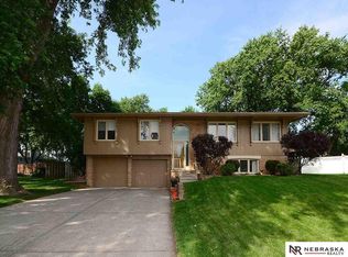 14611 T Cir, Omaha, NE 68137