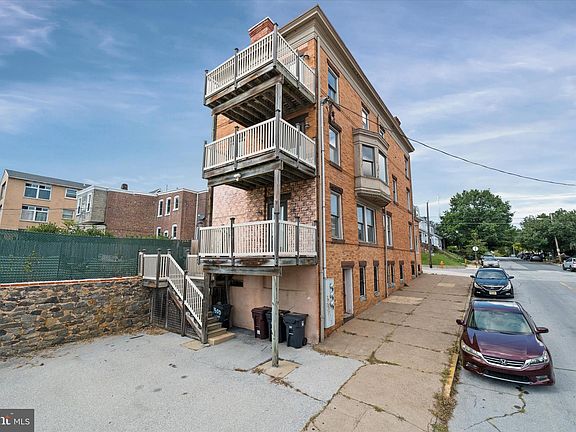 3rd image of 1500 W 7th St
