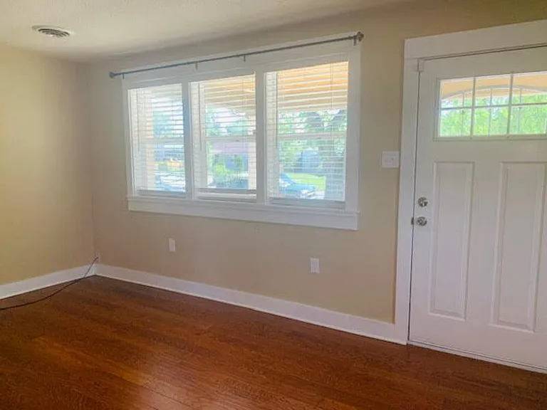 1121 Alton St — Photo 4