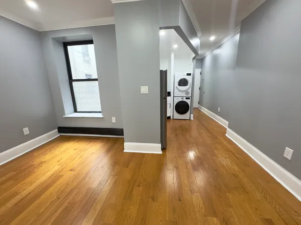 181 Havemeyer Street image 3 of 6