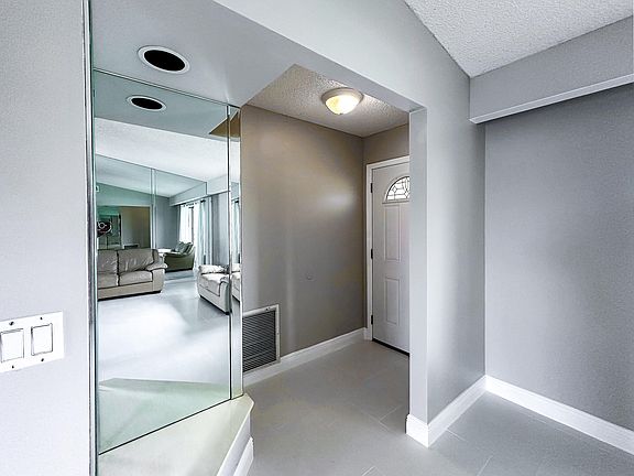 3rd image of 2433 SE Hallahan Street