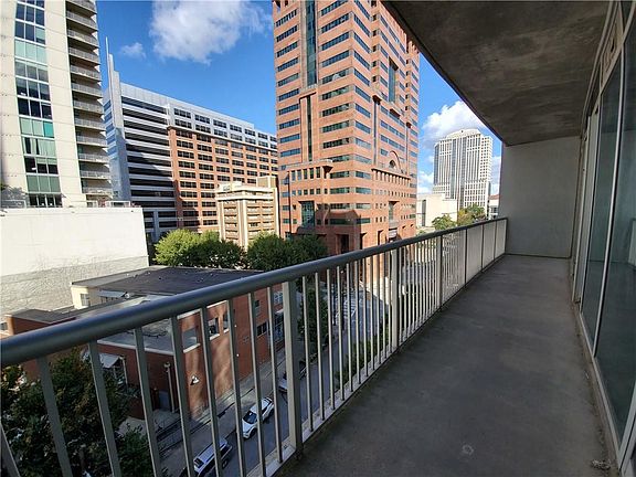 5th image of 44 Peachtree Pl #830